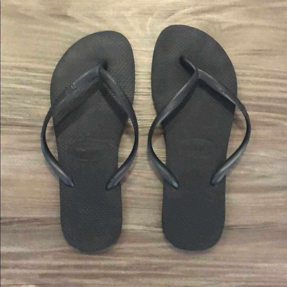 Havaianas flip flops in black
